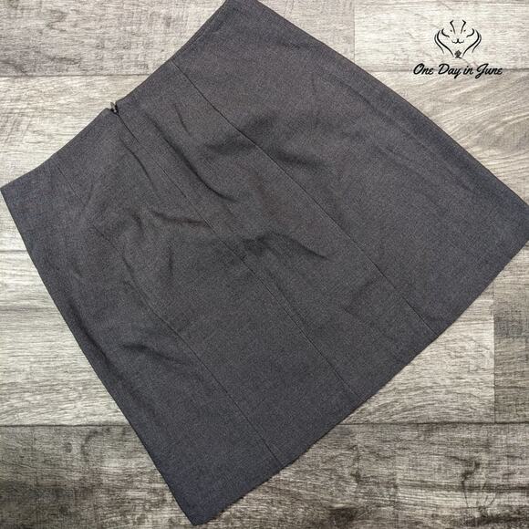 Elle Pocketed Mini Skirt Size 2 - Picture 4 of 4